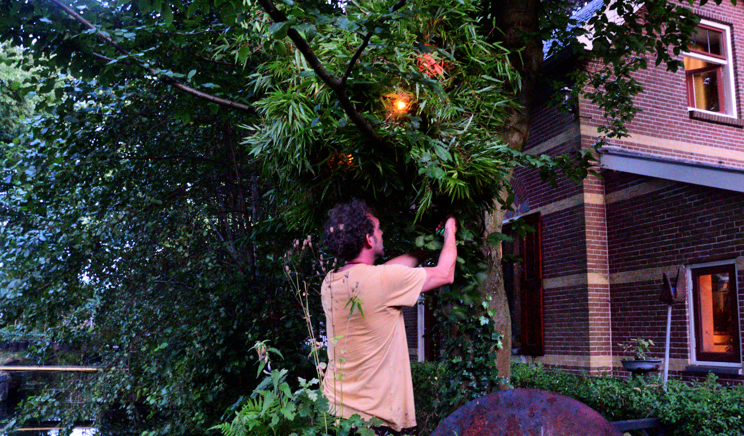 Landart artist Gijs Matser at work